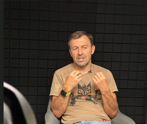 “Cash Should Be 30% Before a Crisis”: Ukrainian Financial Expert Andrey Onistrat on Dollar Holdings, Winter Preparedness, and Banking Scandal